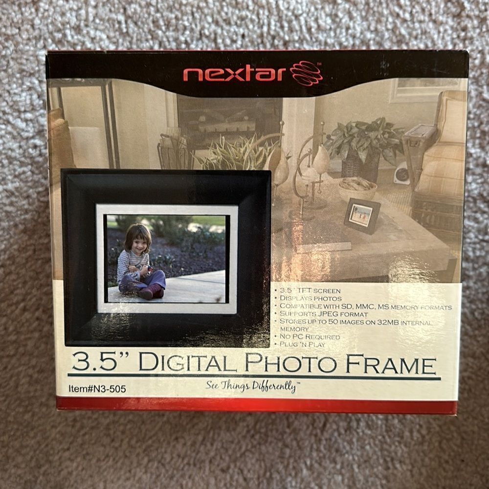 Nextar 3.5” Digital Photo Frame!